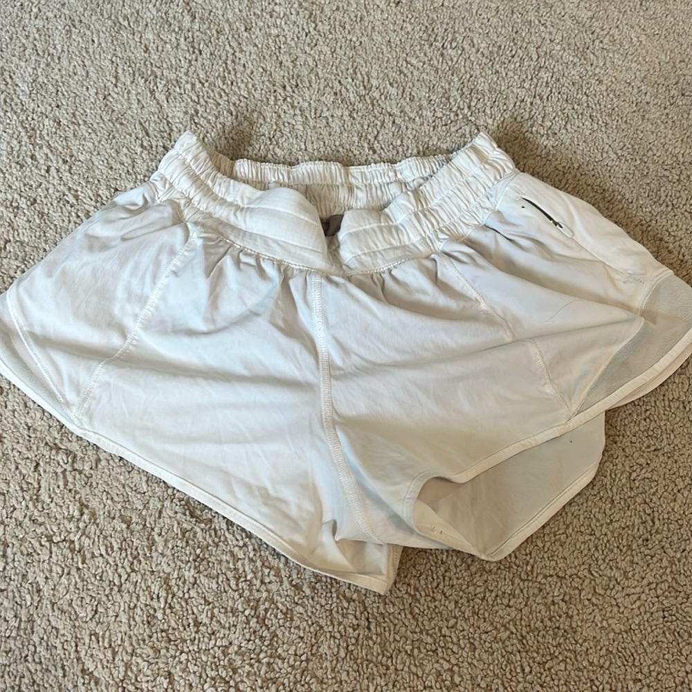 WHITE LULU HOTTY HOTS LOW RISE 2.5 INCH